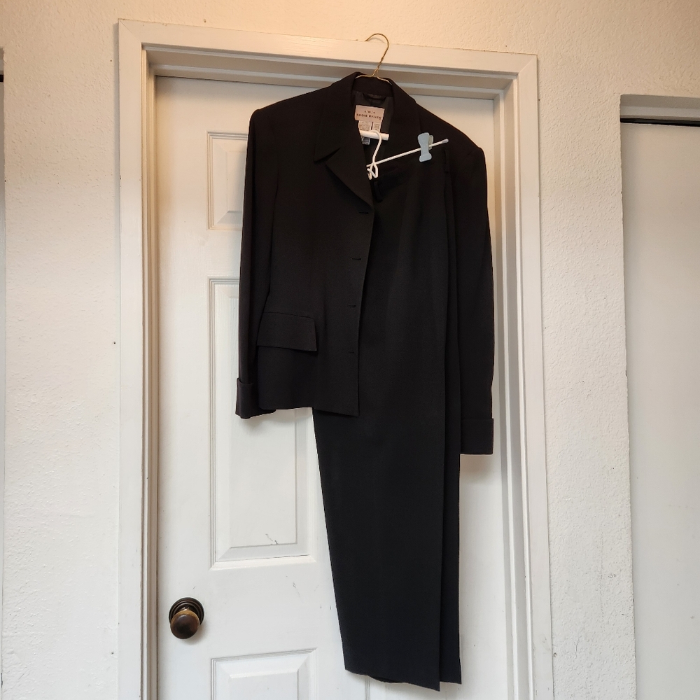 Elegant Black Pantsuit